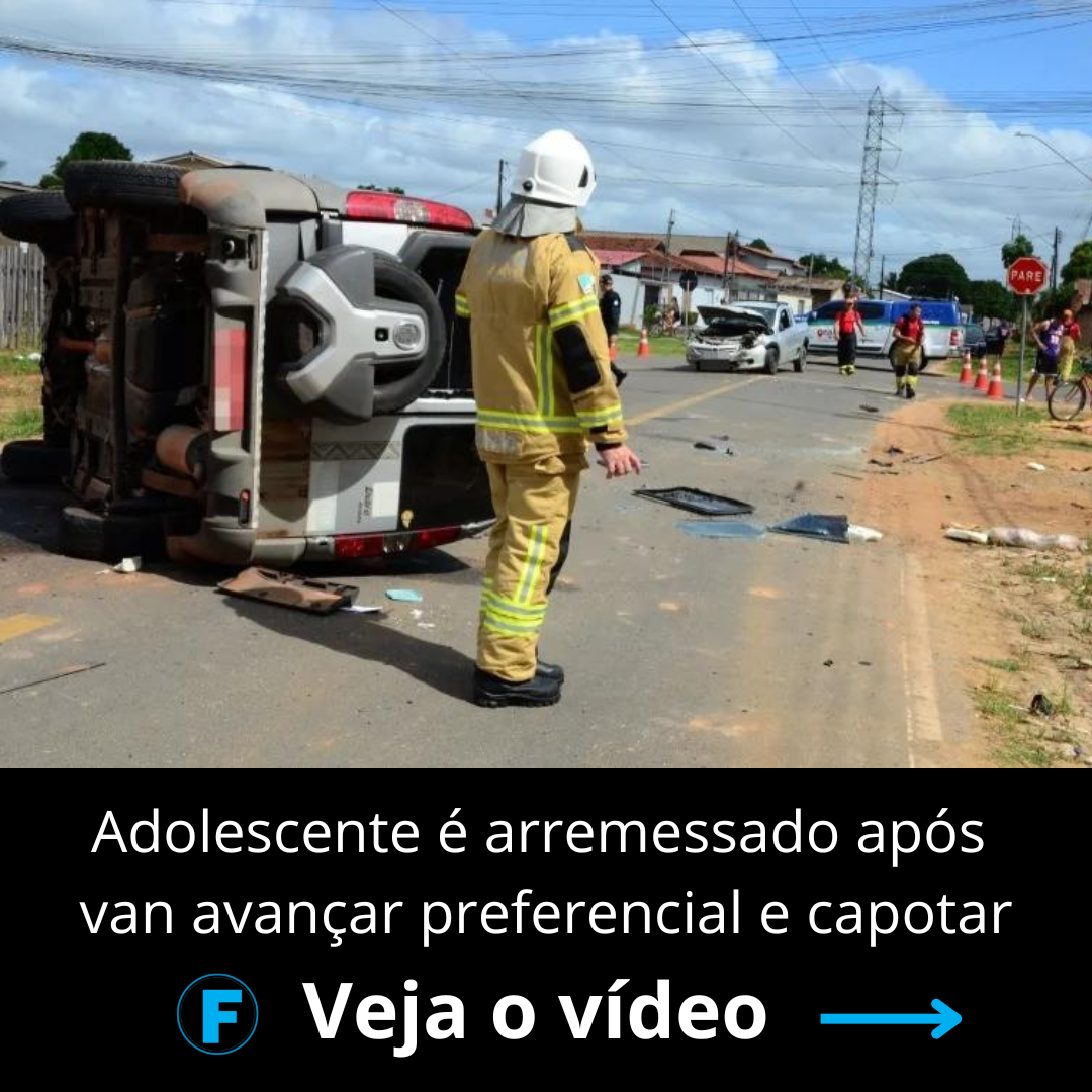 Adolescente é arremessado após van avançar preferencial e capotar