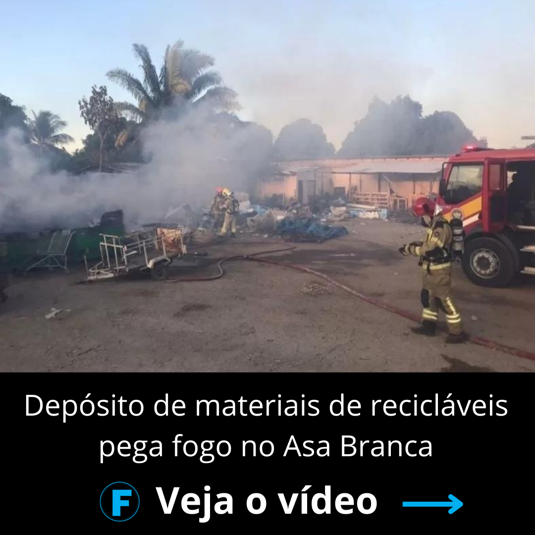 Depósito de materiais de recicláveis pega fogo no Asa Branca