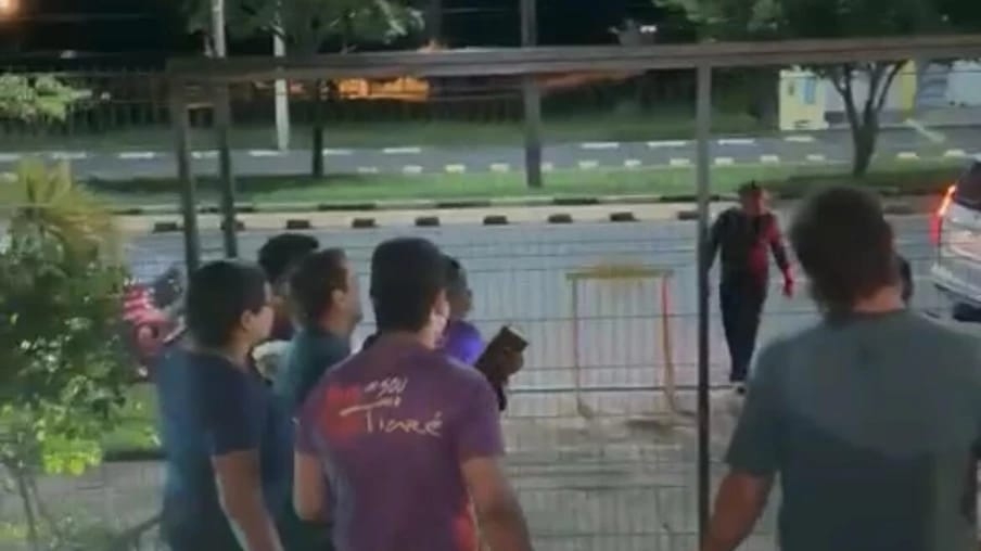 Deputado Jorge Everton e ex-deputado Jalser Renier discutem em pizzaria