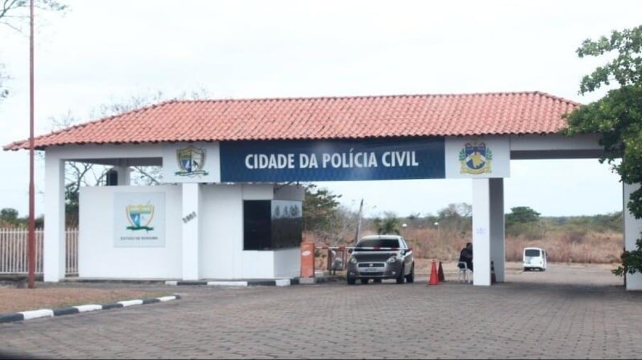 Suspeito de agredir a mãe se recusa a sair de casa e é preso por descumprir medida protetiva